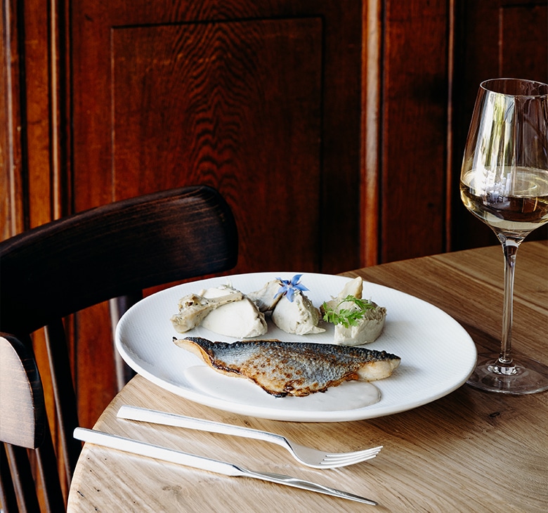 Plat raffiné de poisson